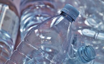 Gdzie wyrzucać plastikowe pojemniki po mięsie? Gdzie wyrzucać plastikowe pojemniki po mięsie?