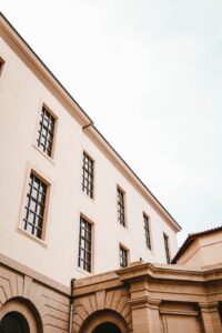 Nowoczesne budownictwo a pianka poliuretanowa zamknięto-komórkowa
